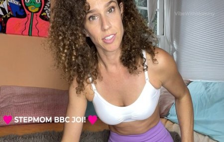 VibeWithMommy :  Stepmom Finds BBC Porn On Your Phone