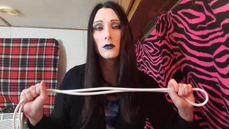 Ivyrose499 :  Shemale neighbor ties you up and makes you suck POV fantasy