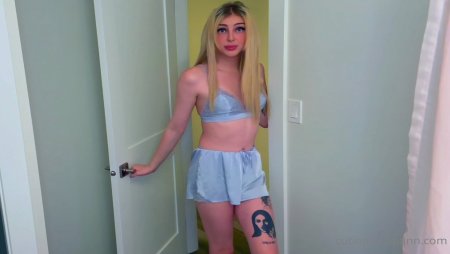 cutiepii33quinn :  Stepdaughters friend wants to sleepover