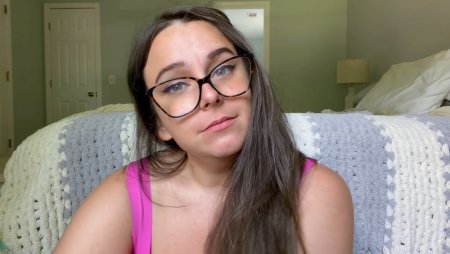 Milf Kelly :  Roommate Wants to Faggot Train You